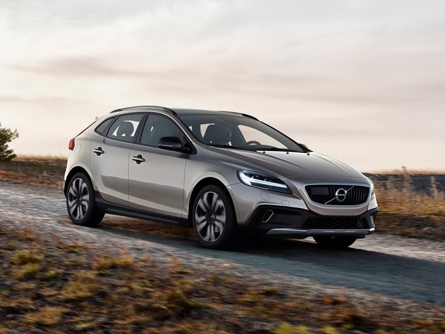 V40 Cross Country